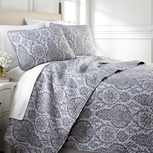 Southshore Fine Living, Inc. Extra Wide King Quilt Bedding Set, Grand Floral Coverlet, Paisley Coverlet Set, Boho Bedspread with 2 Quilted Pillow Shams, California King Bed Spread, Grey Paisley