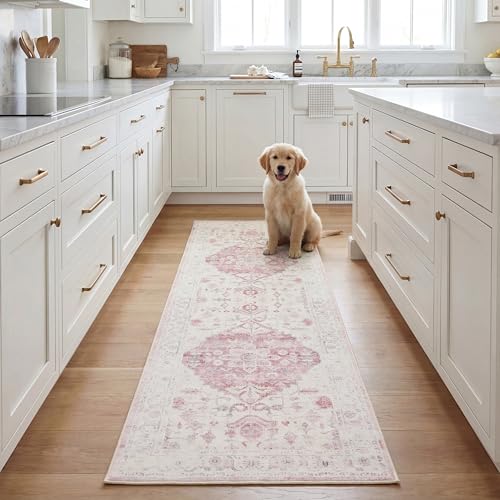 Safavieh Traditional Rug Ideal for High Traffic Areas - Machine Washable and Non Slip - Tucson Collection, Short Pile, in Beige and Red, 76 X 244 cm