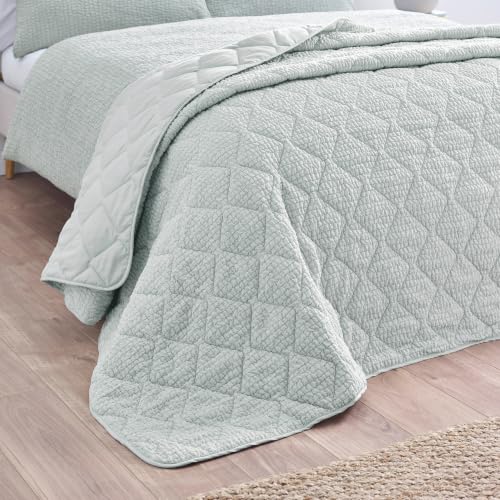 Catherine Lansfield Crinkle Seersucker Texture 220x220cm Bedspread Green