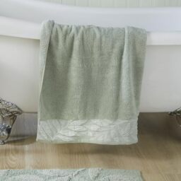 Dreams & Drapes - Green Leaf Bath Towel (90 x 150cm) - 100% Cotton - Very Soft Touch - Botanical Vintage Green Leaves Towel - Sage Bathroom Accessory