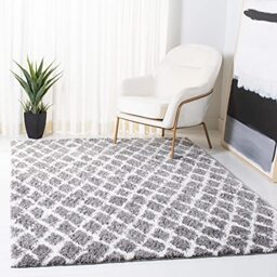 Safavieh Moroccan Shaggy Indoor Woven Rectangle Area Rug, Berber Shag Collection, BER163, in Light Grey / Cream, 155 X 229 cm for Living Room, Bedroom or Any Indoor Space