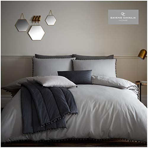 Gaveno Cavailia Pompon Design Double Duvet Set Pom Grey, Ornamental Round Tuft Bedding, 3 Piece Cotton Blend Bedlinen, Easy Care DuvetCover Bedset, 1 Quilt Cover and 2 Pillow Cases, 271314
