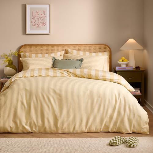 furn. The Ultimate Stripe Duvet Cover Set – Reversible Bold Narrow Striped Polycotton Bedding (Custard Cream – King – 230x220cm)