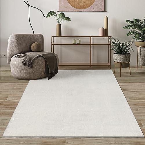 Mias Teppiche Comfort Modern Fluffy Short-Pile Carpet, Anti-Slip Backing, Washable up to 30 Degrees, Super Soft, Faux Fur Look, Creme, 60 x 110 cm