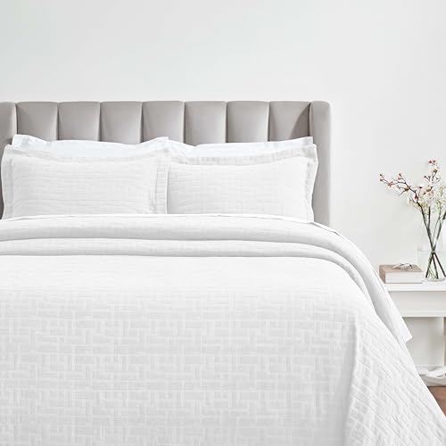 Superior 3 Piece Cotton Bedspread and Sham Set, Home Bed Decor, Decorative Bed Spread, 2 Pillow Shams, Medium Weight, Geometric Matelasse Coverlet, Bedding Essentials, Madrid Collection, Queen, White