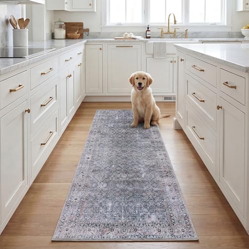 SAFAVIEH Traditional Rug Ideal for High Traffic Areas - Machine Washable and Non Slip - Tucson Collection, Short Pile, in Blue and Beige, 76 X 244 cm
