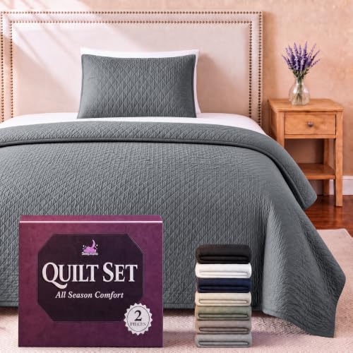 SLEEPHORIA Twin Quilt Bedding Set - Cloud Soft All-Season Bedspread 2 PC w/Sham, Bed Quilt Twin Size Coverlet - Oversized, Light Weight, Ultra Durable, Easy Care - 68 x 86 in (Cool Grey)