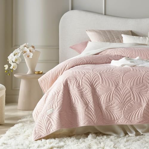 ROOM99 Feel Elegant Bedspread in Powder Pink, 170 x 210 cm, Versatile Blanket, Bed Throw or Sofa Throw Blanket for Bed and Sofa, Quilt Style, Ideal as Bedspread Velvet Velvet