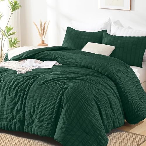 AveLom Dark Green Seersucker Twin Comforter Set (68x90 inches), 2 Pieces-100% Soft Washed Microfiber Lightweight Comforter with 2 Pillowcases, All Season Down Alternative Comforter Set for Bedding