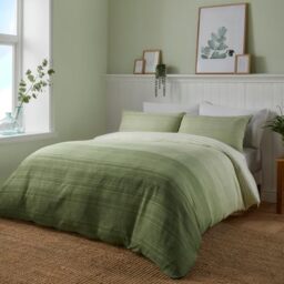 Fusion Contemporary Green Duvet Cover Set – Super King Size 260 x 220cm – Includes Matching Pillowcases – Reversible Bedding – Green Lines – Nautical Bed Linen – Soft Touch Fabric