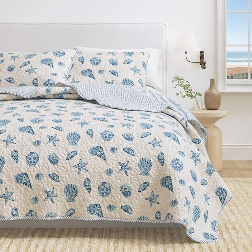 Great Bay Home King Coastal Quilt Bedding Set, Summer Coastal Quilt with Shams, Beach 3-Piece Reversible All Season Bedspread Quilt Set. Lightweight Nautical Quilted Coverlet. Bali Collection, Blue