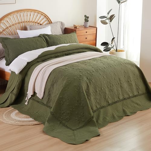 "EVENHUG Oversized Quilts Set King Size 3 Piece Bedding Set Reversible Bedspread with 2 Pillow Shams Coverlet Lightweight Soft Bed Cover for All Season(120""X120"",Olive Green)"