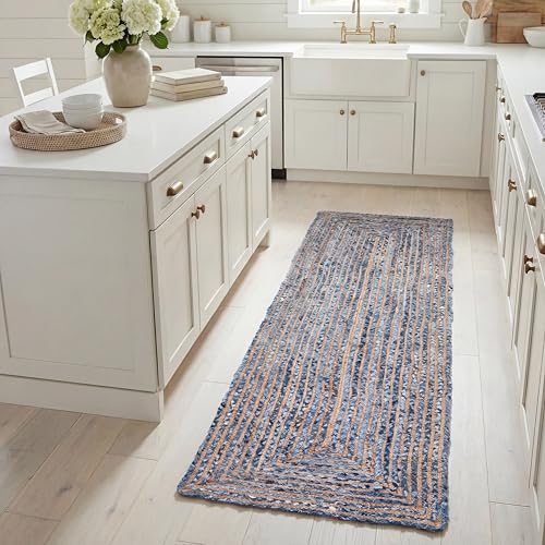 SAFAVIEH Boho Rug for Living Room, Dining Room, Bedroom - Cape Cod Collection, Short Pile, in Blue and Natural, 69 X 183 cm