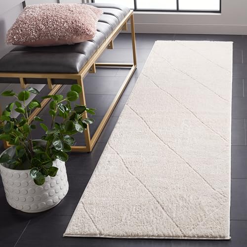Safavieh Geometric Rug for Living Room, Dining Room, Bedroom - Melody Collection, Short Pile, in Ivory, 67 X 244 cm