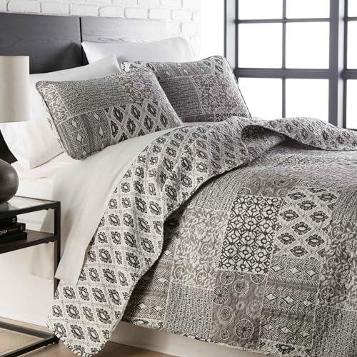 Southshore Fine Living, Inc. Global Patchwork Oversized Queen Quilt Bedding Set, 3-Piece Lightweight Coverlet and 2 Matching Pillow Shams, African Inspired Print, Quilt Full Size Bed Set, Grey