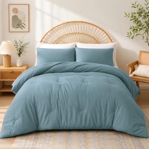 weigelia Dusty Blue Comforter Set King Size, 3 Pieces Lightweight Bedding Set with 1 Comforter & 2 Pillowcases, Soft Microfiber Blue Comforter, Breathable All Season Comforter Set, Machine Washable