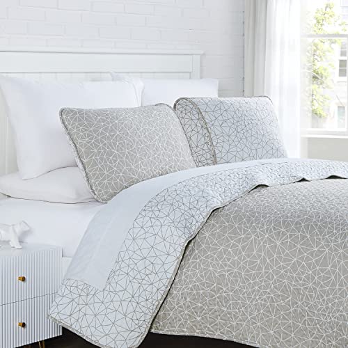 Southshore Fine Living, Inc. Lightweight Quilt California King Size, Geometric Bedding, Soft Coverlet, Oversized Bedspread 3-Piece Set with Two Matching Shams, California/King Quilts, Reversible Taupe