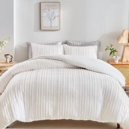 WARMDERN White Boho Duvet Cover Set King Size, Striped Textured Duvet Cover Tufted Bedding Set, 3 Pcs Ultra Soft Washed Microfiber Duvet Cover with Zipper Closure (King, White)