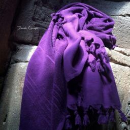 Fouta Beach Towel 100% Cotton 95 x 180 cm - Absorbent, Soft and Washable at 30-40°C - Elegant Plum Colour for Beach and Spa