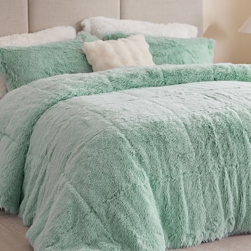 Intelligent Design Malea Soft Shaggy Faux Fur Cozy Comforter Set, Modern All Season Down Alternative Bedding with Matching Sham, King/Cal King, Aqua 3 Piece
