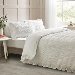 Catherine Lansfield Seersucker Frill Single Duvet Cover Set with Pillowcase White