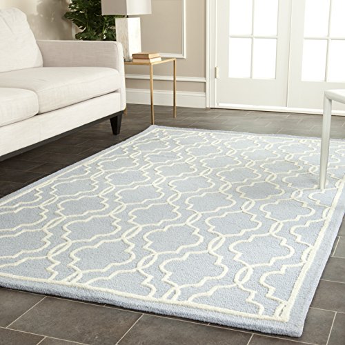 Safavieh Geometric Indoor Hand Tufted Rectangle Area Rug, Cambridge Collection, CAM131, in Light Blue / Ivory, 91 X 152 cm for Living Room, Bedroom or Any Indoor Space