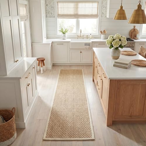 SAFAVIEH Natural Fiber Rug for Living Room, Dining Room, Bedroom - Natural Fiber Collection, Short Pile, in Natural and Brown, 76 x 305 cm