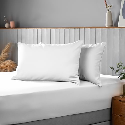 Silentnight Supersoft Pillowcase Pair - Cosy & Comfortable Delicate Smooth Touch - Easy Care Microfibre - Stylish & Modern Bed Pillow Case Protector 2 Pack, Retain Shape & Colour, White