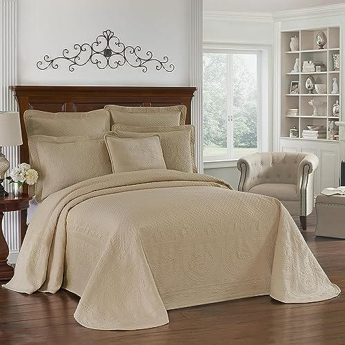 Historic Charleston King Charles Modern Farmhouse Floral Matelasse Bedspread, 100% Cotton Breathable Bedding, Full/Queen, Birch