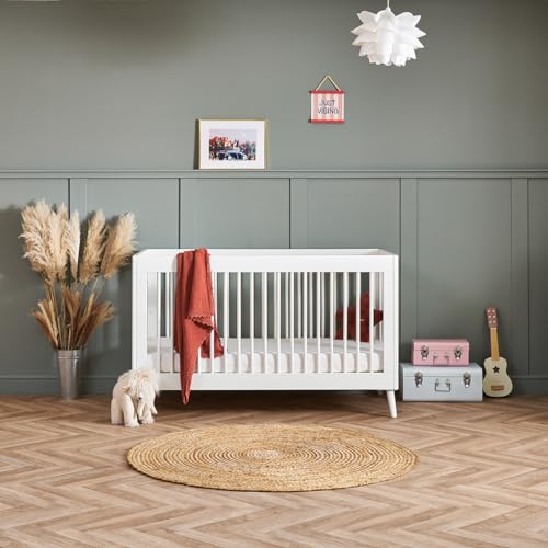 Obaby Maya Cot Bed – Nordic White – Convertible Baby Cot Bed with 3 Adjustable Mattress Heights – Transforms to Toddler Bed – 140 x 70 cm – Suitable from Birth to 4 Years