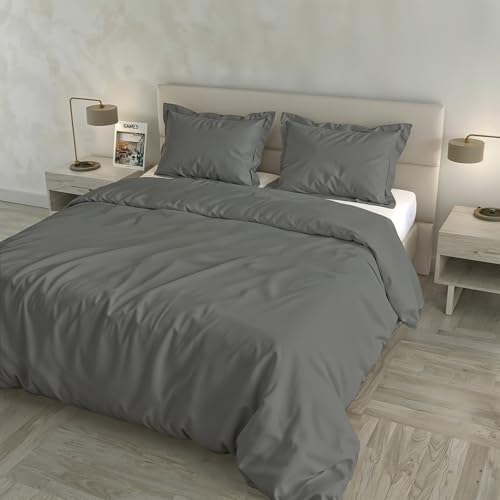 CLOE Satin Duvet Cover Set, 100% Cotton, Made in Italy – Bag 255 x 200 cm with Double Flap 50 cm, 2 Pillowcases 52 x 82 cm with 4 Ruffles, Plain Colour – Dark Grey