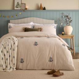 furn. Pine Tree Tufted Duvet Cover Set (Natural - Single) - Crisp Tufted Pine Tree 100% Brushed Cotton Snowfall Festive Christmas Easy Care Bedding