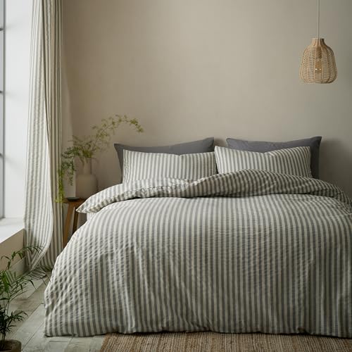 Pineapple Elephant Cotton Rich Woven Stripe Super King Duvet Cover Set with Pillowcases Grey