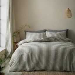 Pineapple Elephant Cotton Rich Woven Stripe Super King Duvet Cover Set with Pillowcases Grey