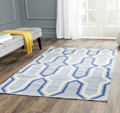 Safavieh Contemporary Indoor Flatweave Rectangle Area Rug, Dhurrie Collection, DHU559, in Light Blue / Dark Blue, 152 X 244 cm for Living Room, Bedroom or Any Indoor Space