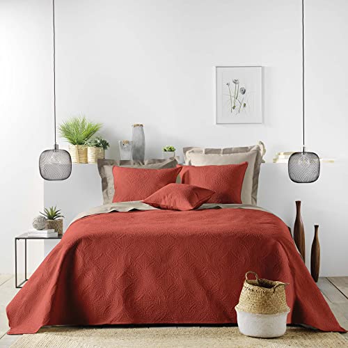 Douceur d'Intérieur Quilted Bedspread (220 x 240 cm), Romanes, Terracotta, Microfibre, Plain