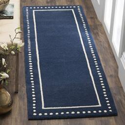 SAFAVIEH Traditional Rug for Living Room, Dining Room, Bedroom - Bella Collection, Short Pile, in Navy Blue and Ivory, 69 X 213 cm