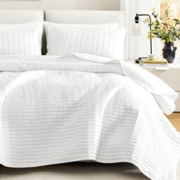 "Comfort Spaces Kienna Quilt Set-Luxury Double Sided Stitching Design Summer Blanket, Lightweight, Soft, All Season Bedding Layer, Matching Sham, White, Coverlet Full/Queen(90""x90"") 3 Piece"