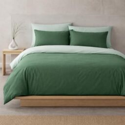 Sono a casa - Duvet Cover Set, 1 Fitted Sheet 250 x 200 cm and 2 Pillowcases 50 x 80 cm - 100% Soft Microfibre Plain Double, Durable, Non-Iron (Bottle Green, Double)