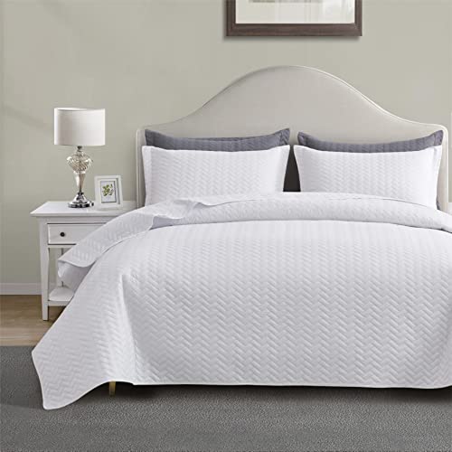 Maple&Stone White Quilt Set California King Size, Lightweight Bedspread - Breathable Coverlet with Chevron Pattern, All-Season Dorm Bed Cover Set Bedding Decor 3 Piece
