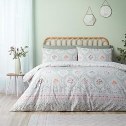 Catherine Lansfield Cameo Floral Reversible King Duvet Cover Set with Pillowcases Soft Green