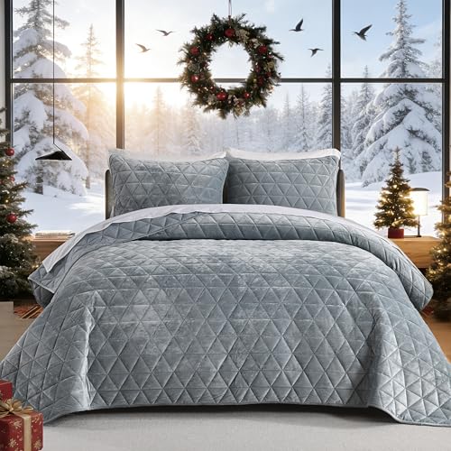 Homzard Velvet Quilts Queen Size, Smoky Green Velvet Comforter Set Queen Size, Luxurious Soft Bedspreads for Bed, Plush Lightweight Bedding Sets for All Season