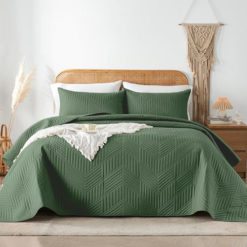 Davulos King/Cal King Quilt Bedding Set,Olive Green Reversible Ultrasonic Microfiber Bedspread,Lightweight and Soft Modern Geometric Coverlet for All Seasons(1 Quilt,2 Pillow Shams)