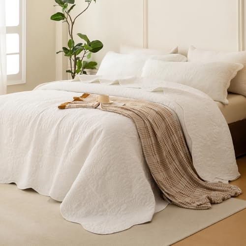 "QSH Milk White Stonewashed Cotton Oversized King Bedspread (128""x120""),3PCs Farmhouse Rustic Wave Pattern Quilt California King, Soft Lightweight Crinkled Quilt Coverlet Bedding with Pillow Shams"