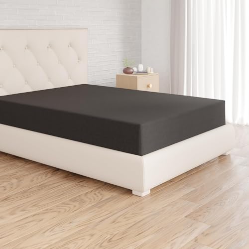 Amazon Basics Soft Microfibre Fitted Sheet with 30 cm Deep Pocket, 140 x 200 cm, Black