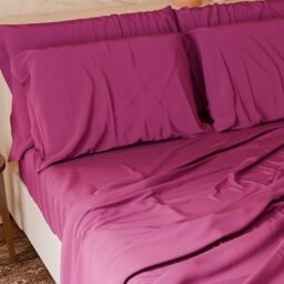 PETTI Italian Artisans - 4-Piece Maxi Double Bed Sheet Set, Soft and Breathable, Complete Bed Set with Top Sheet, Fitted Bottom Sheet and 2 Pillowcases, Fuchsia Sheets