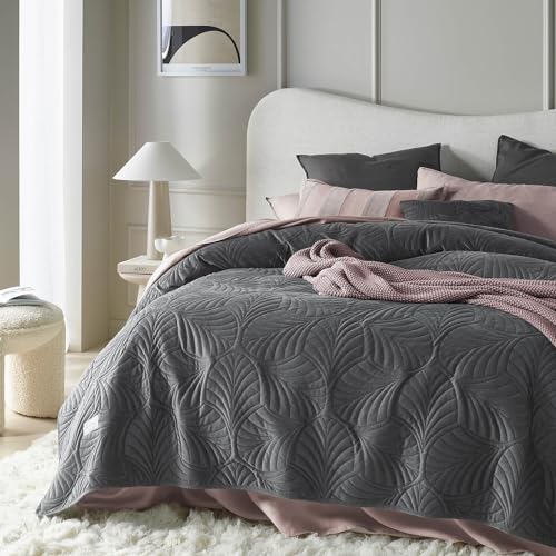 ROOM99 Feel Elegant Dark Grey Bedspread 170 x 210 cm – Versatile – Bed Throw or Sofa Throw – Quilted – Perfect as Velvet Bedspread