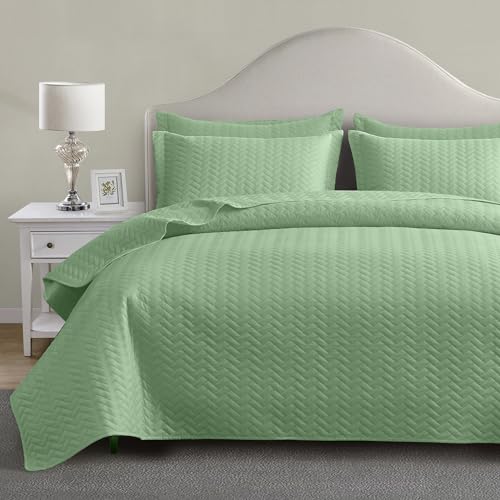 Maple&Stone Sage Green Quilt Set King Size, Lightweight Bedspread - Breathable Coverlet with Chevron Pattern, All-Season Dorm Bed Cover Set Bedding Decor 3 Piece