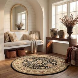 SAFAVIEH Traditional Rug for Living Room, Dining Room, Bedroom - Lyndhurst Collection, Short Pile, in Black and Ivory, 122 X 122 cm