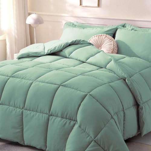 DOWNCOOL Comforters Twin Size, Duvet Insert,Sage Green All Season Duvet, Lightweight Quilt, Down Alternative Hotel Comforter with Corner Tabs (Sage Green, Twin 64x88 Inches)